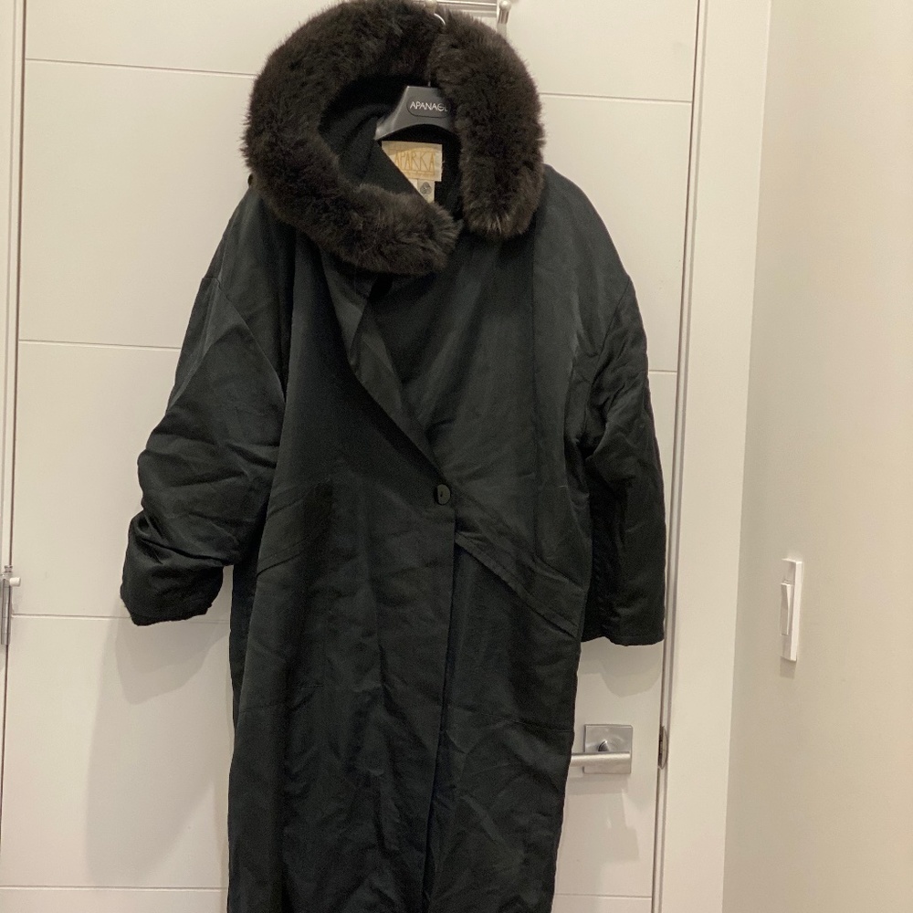 Linda Lundstrom La Parka - S
